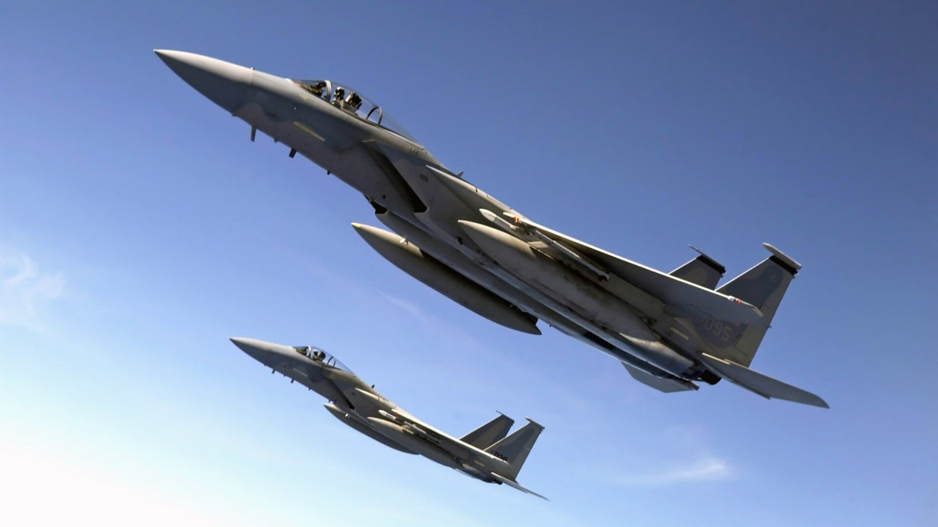 国际足球界推动裁判全程直播问询，确保判罚透明，2021足球国际级裁判