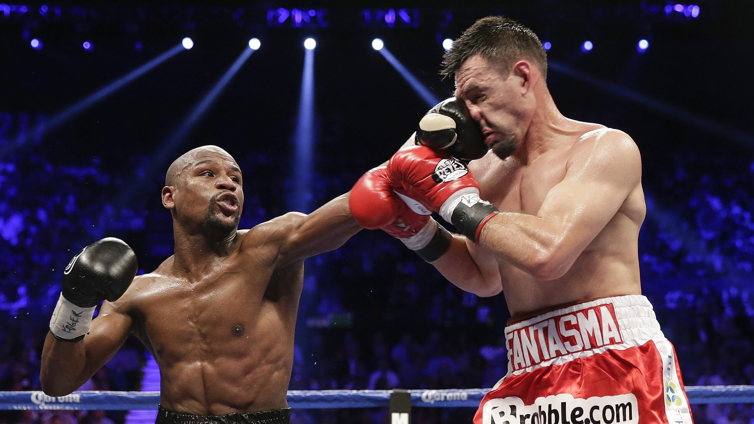 欧冠半决赛首回合：阿贾克斯2比2利物浦 “六万人合唱+四球大戏”名场面再现